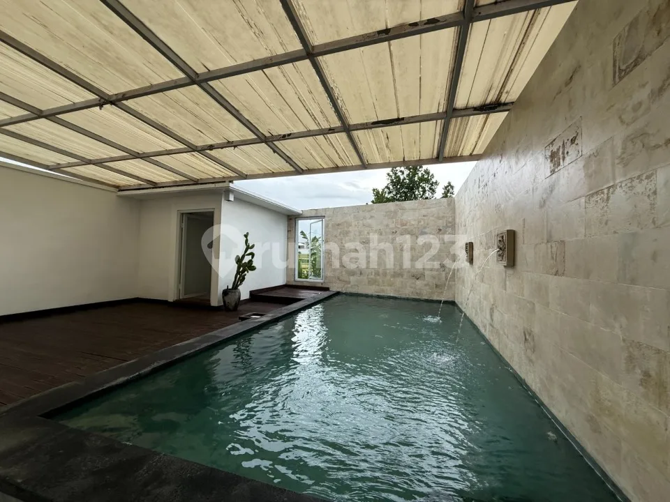 Villa Dekat Dengan Atlas Beach Club Dan Pantai Echo - Image 1 of 4