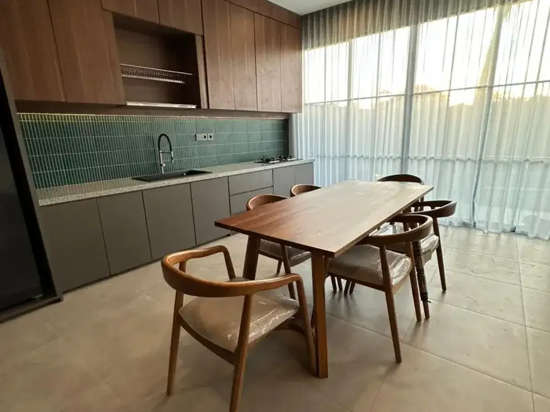 Dijual Villa 2 Kamar Tidur dengan Desain Modern Elegan dan Super Big Pool di Munggu - Image 5 of 10