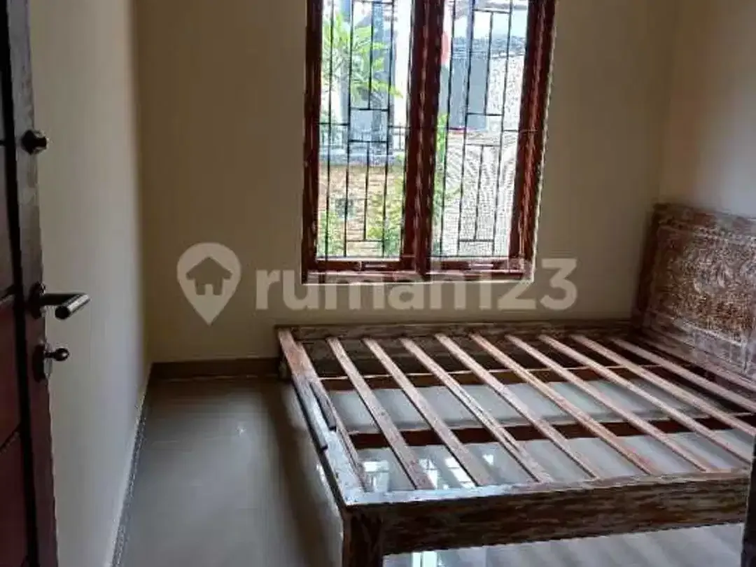 Dijual Cepat Rumah Minimalis Sederhana Taman Griya - Image 7 of 10
