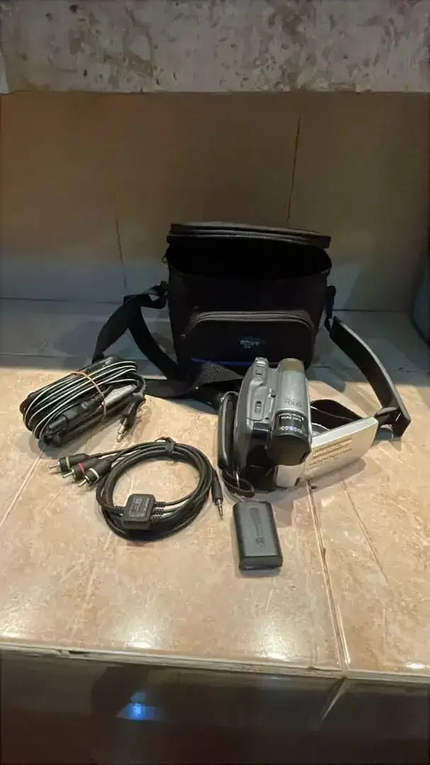 HandyCam SONY DCR-HC36E - Image 7 of 8