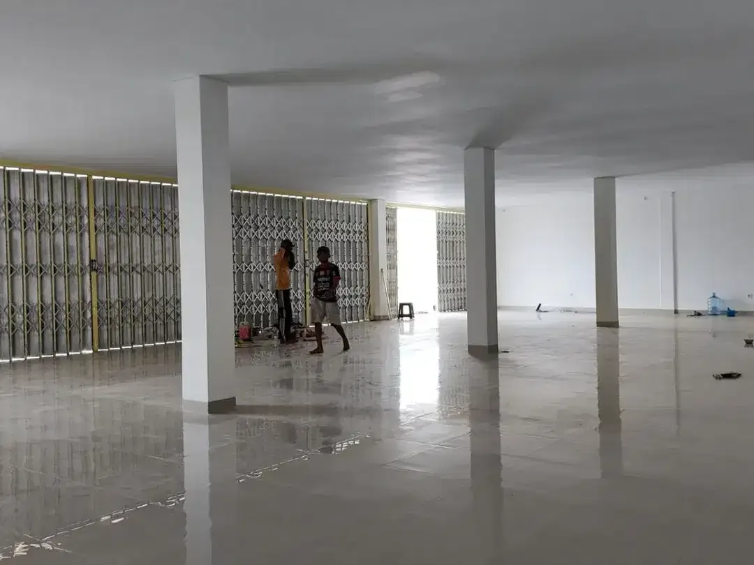 Disewakan toko cocok untuk minimarket lokasi premium di pusat keramaian - Image 4 of 5