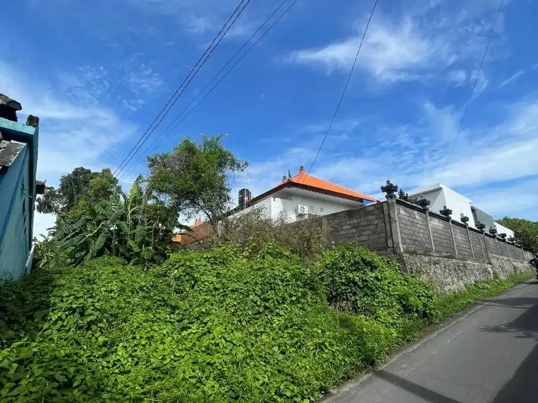 Dijual tanah ukuran kecil di jalan utama tumbak bayuh - Image 1 of 5