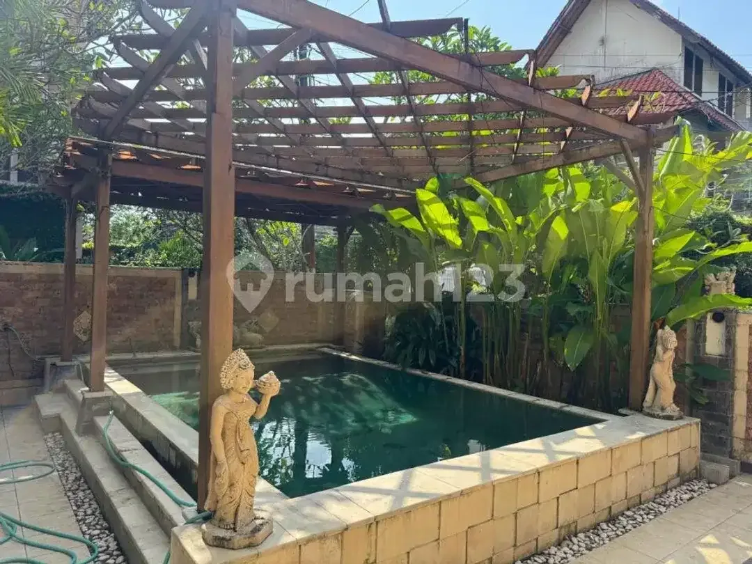 Disewakan Villa Mewah 4 Kamar Tidur Full Furnished di Taman Mumbul - Image 2 of 5