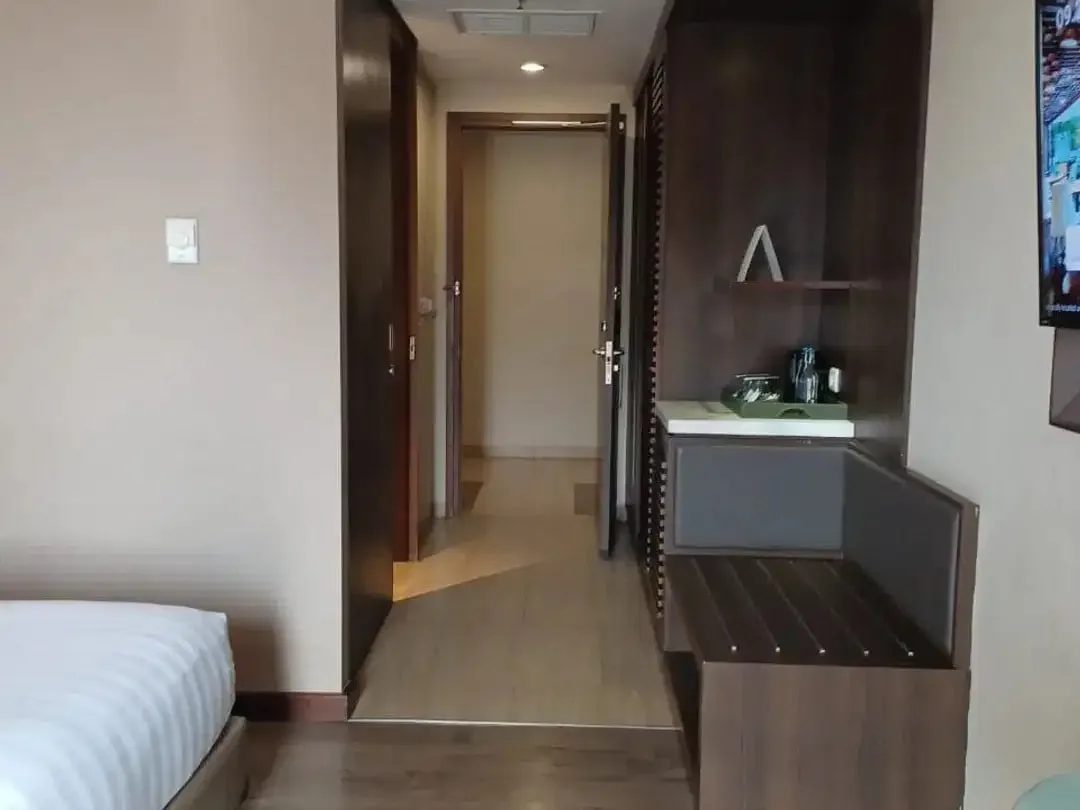 DIJUAL CONDOTEL DOUBLE BED SIAP HUNI DI  MERCURE BALI LEGIAN - Image 3 of 9