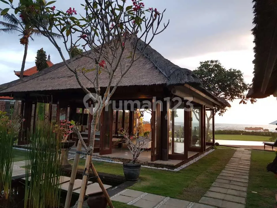 Villa 4 Kamar di Tepi Pantai Cemagi Sangat Ideal untuk Investasi - Image 2 of 4