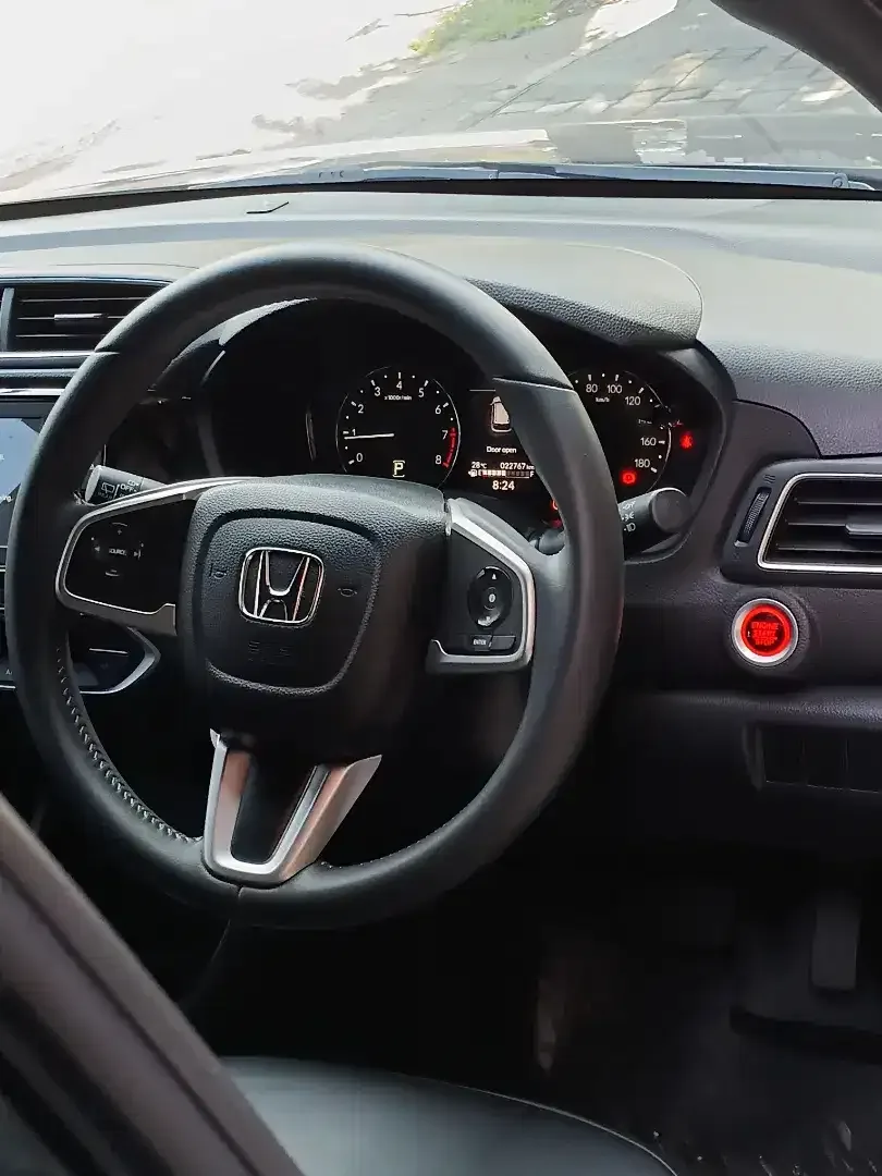 HONDA BRV PRESTIGE MATIC KM 20 RB SEPERTI BARU - Image 6 of 10