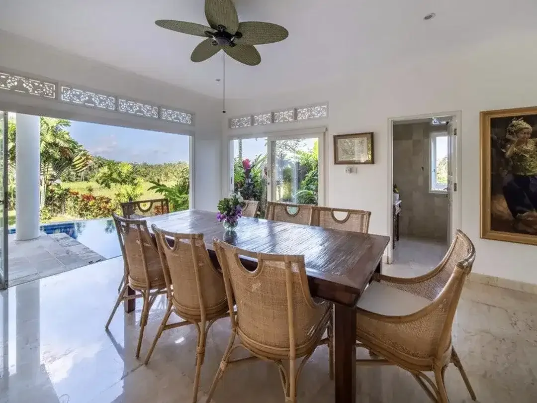 FREEHOLD | COLONIAL-STYLE VILLA WITH JUNGLE AND RICE FIELD VIEWS - UBUD TEGALLALANG - Image 4 of 10