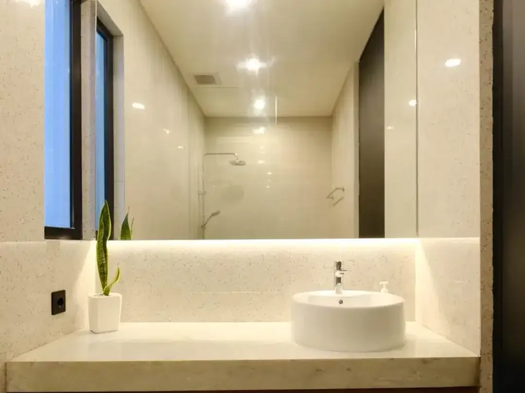 Freehold Villa Modern Tropis dengan Desain Japandi yang Timeless di Kawasan Premium Kerobokan - Image 9 of 10