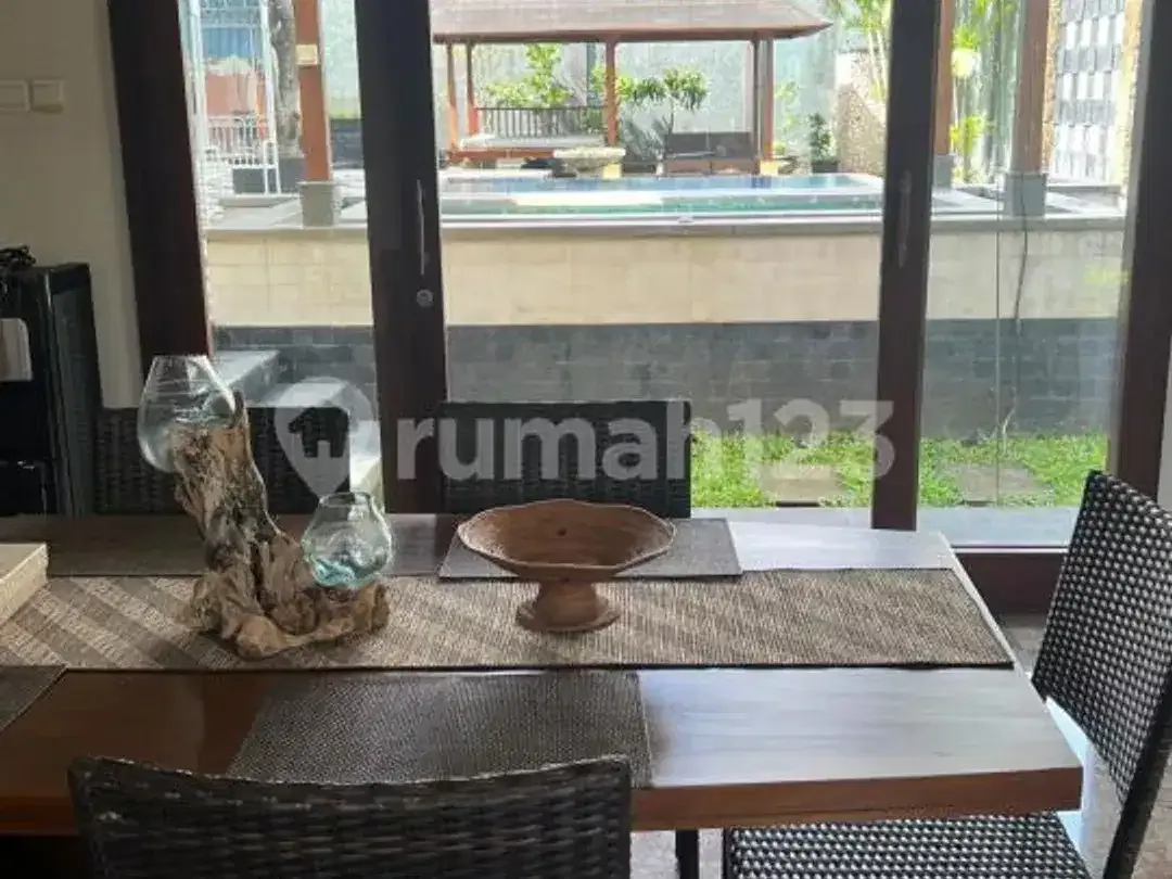 Vila Klasik Mewah di Kerobokan, Premium Area Strategis - Image 9 of 10