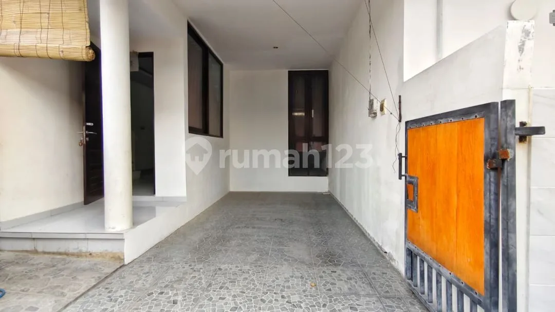 Passive Income! Rumah 2 Lantai Pesanggaran Denpasar - Tinggal Terima Sewa - Image 2 of 4