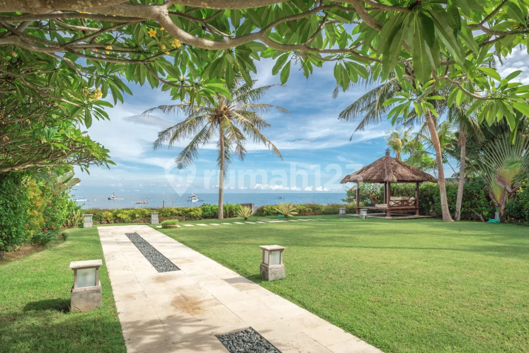 Villa Tepi Pantai 4 Kamar Taman Luas Dekat Lovina Buleleng Bali SHM - Image 3 of 4
