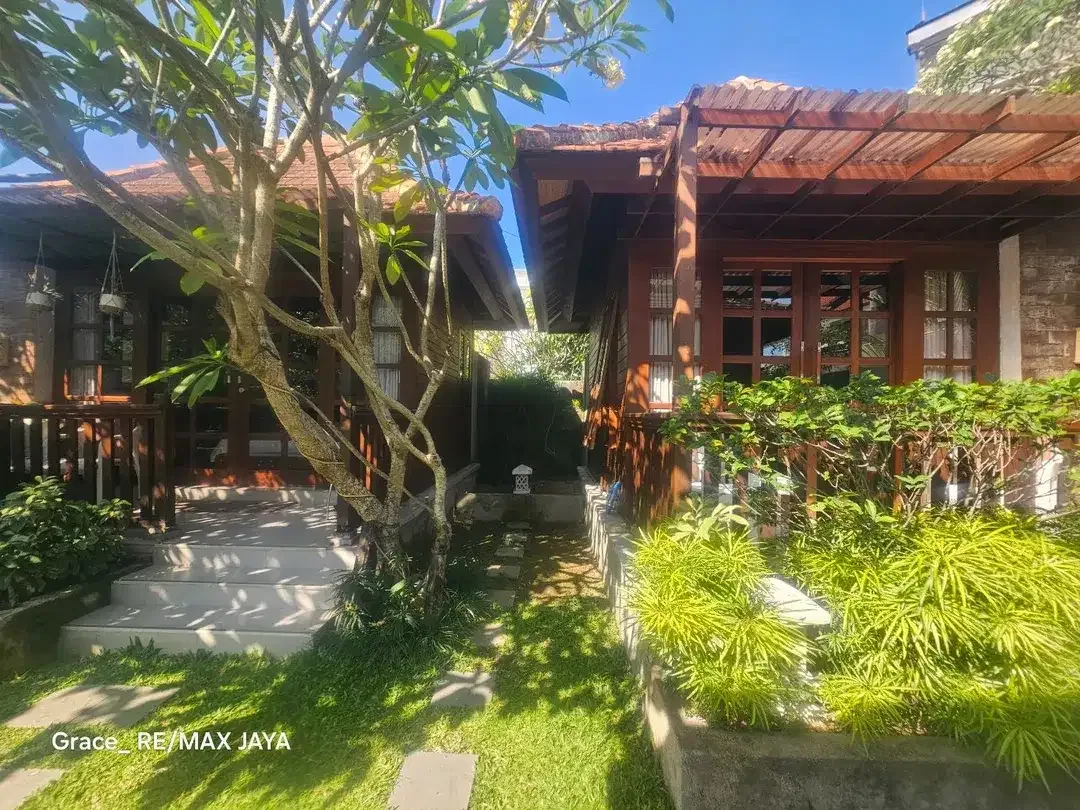 Boutique Villa Estate 1,000 M² with 7 Bedroom For Sale Umalas, Kuta - Image 9 of 10