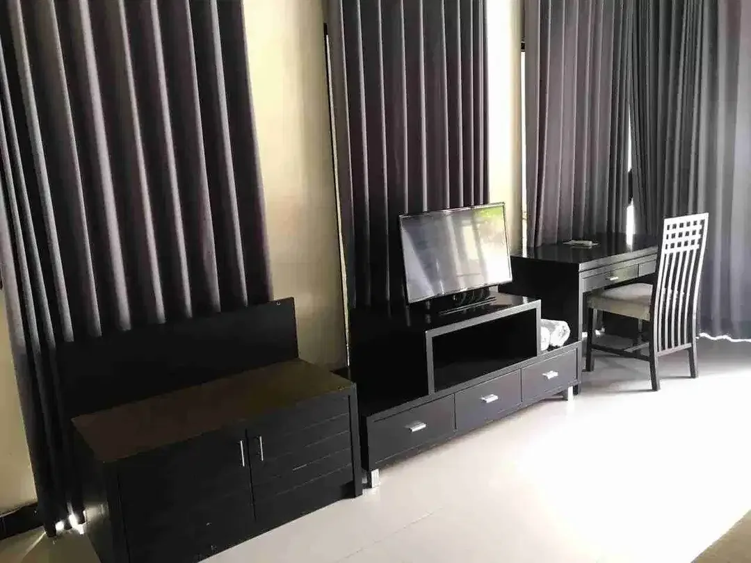 Villa furnished near gusto mertanadi electric bill included pet friendly sublease allowed strategic near seminyak - Image 6 of 10