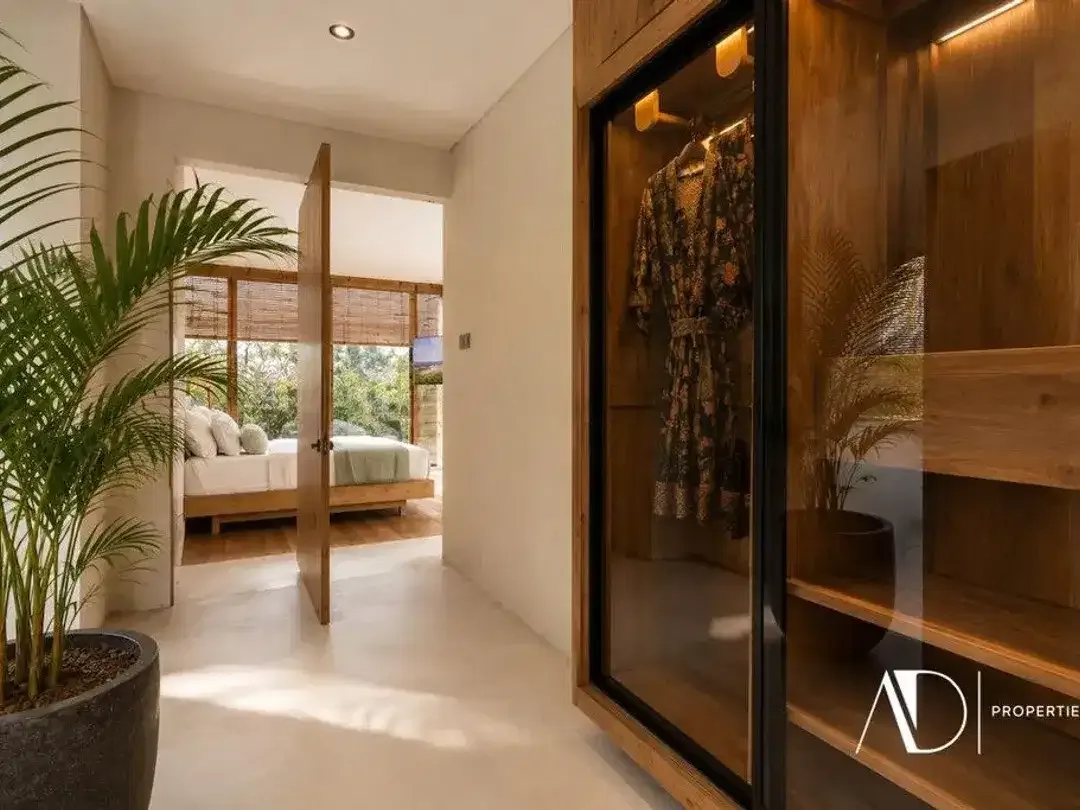 LEASEHOLD | CONTEMPORARY TROPICAL 3-BEDROOM VILLA NEAR SESEH BEACH - Image 10 of 10