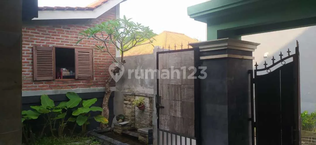Rumah Furniture Dan Nyaman Di Taman Griya Jimbaran - Image 4 of 4