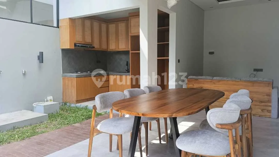 FOR RENT VILLA NEW 3 BR FURNISHED BEST LOCATION JIMBARAN DEKAT UNUD - Image 1 of 4
