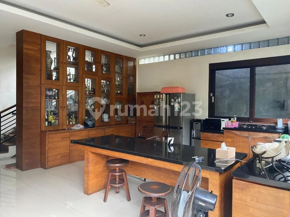 Ruko Besar Jalan Utama Bypass Ngurah Rai Sanur - Image 1 of 4