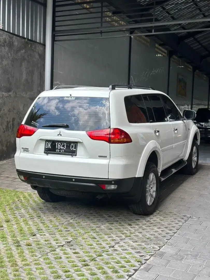 PAJERO DAKAR EXCEED 2011 MATIC DIESEL ASLI BALI ISTIMEWA SIAP PAKAI - Image 3 of 10