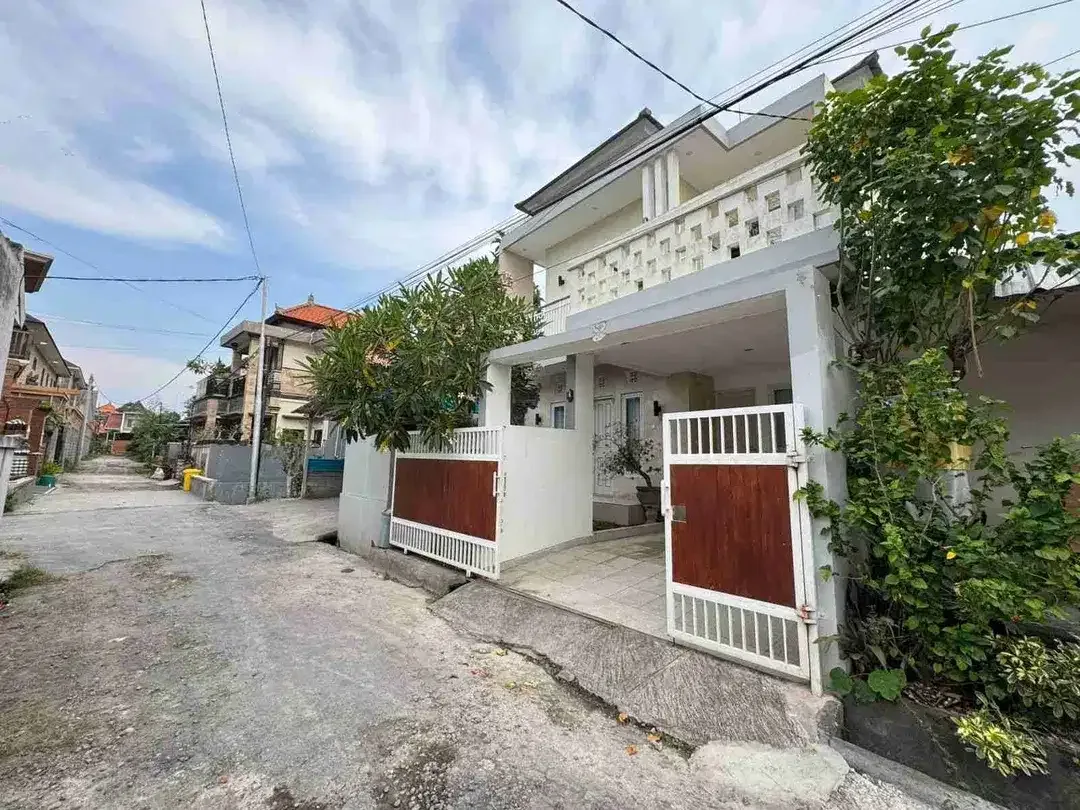 Di Jual Rumah di Kawasan Renon Lokasi Sangat Strategis. - Image 2 of 10