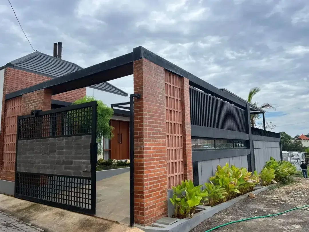 FOR SALE & LEASEHOLD | VILLA MODERN MINIMALIST – INDUSTRIAL TROPICAL Cocok untuk hunian pribadi maupun investasi villa sewa harian dengan potensi ROI - Image 2 of 10