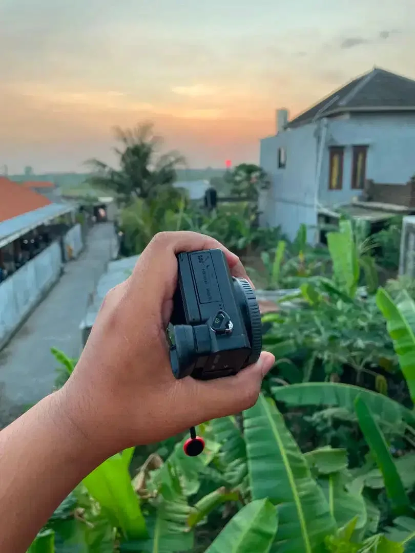 Dijual Sony A6400 + Sony 18-135mm OSS - Image 4 of 8