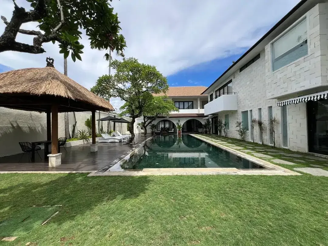 Villa batubelig seminyak bali - Image 3 of 10