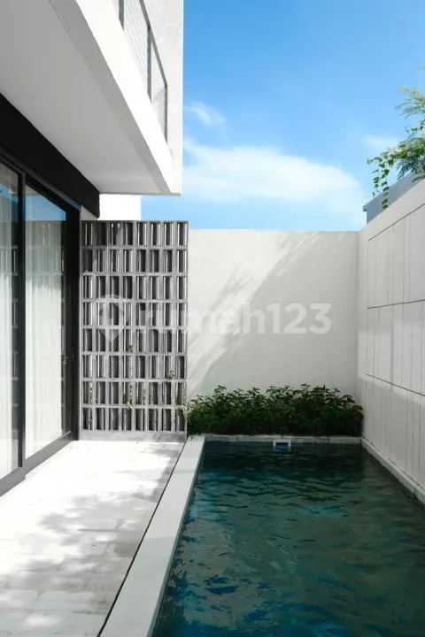Villa, 2 Lantai, SHM, Full Furnished,Kerobokan Badung - Image 4 of 4