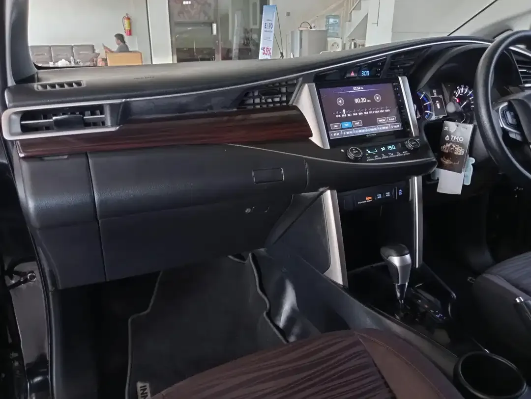 INNOVA REBORN V AT DIESEL 2022 ASLI BALI - Image 8 of 10