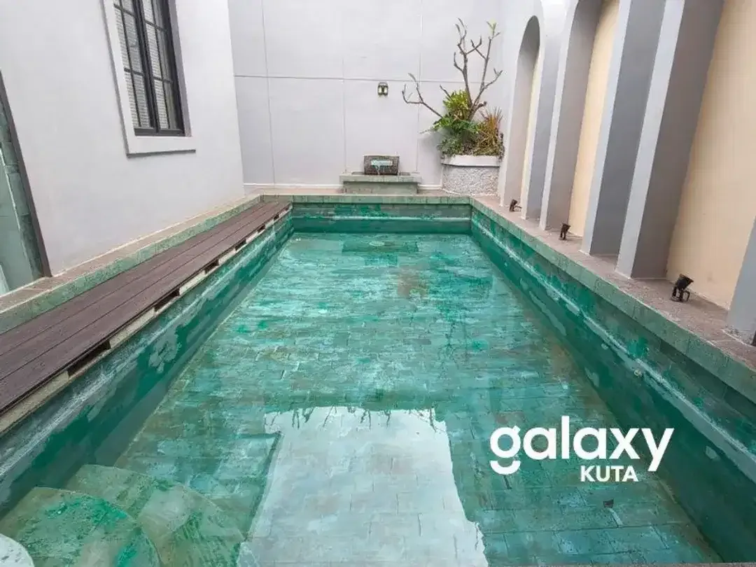 DIJUAL VILLA SIAP HUNI DEKAT PUSAT KULINER DI TAMAN GRIYA JIMBARAN BADUNG - Image 1 of 10