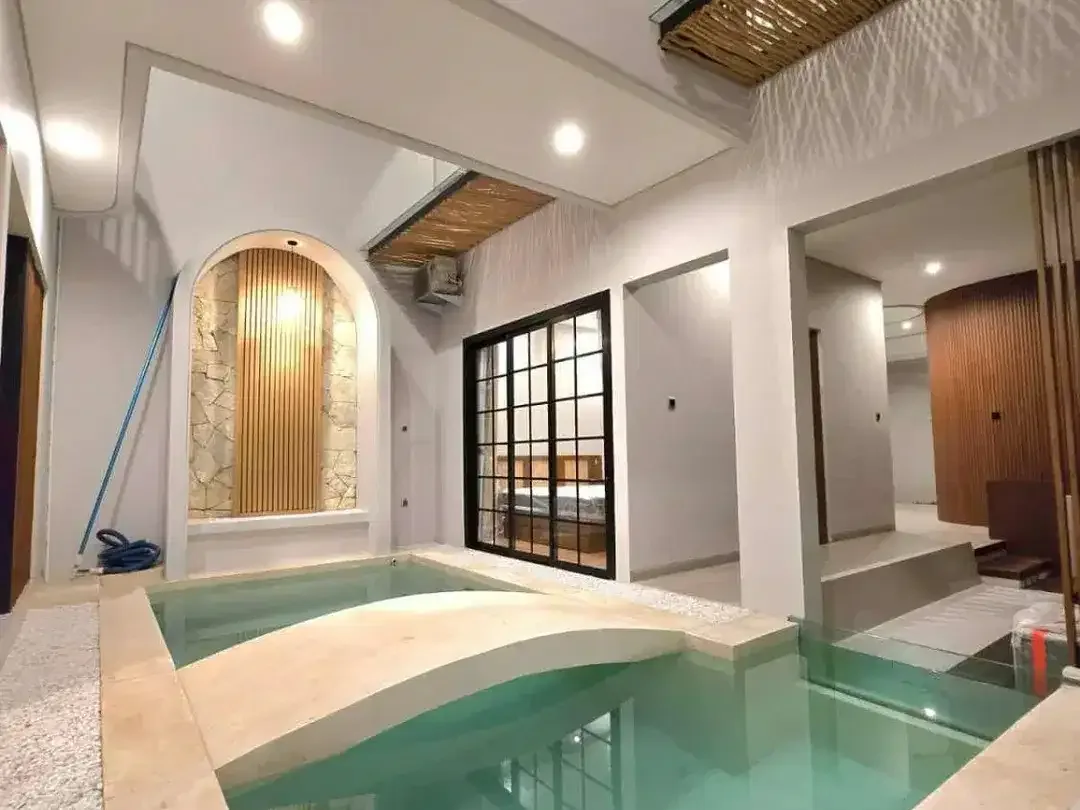 BRAND NEW VILLA 3BR WITH ROOFTOP FURNISHED BEST LOKASI DI NUSA DUA - Image 1 of 10
