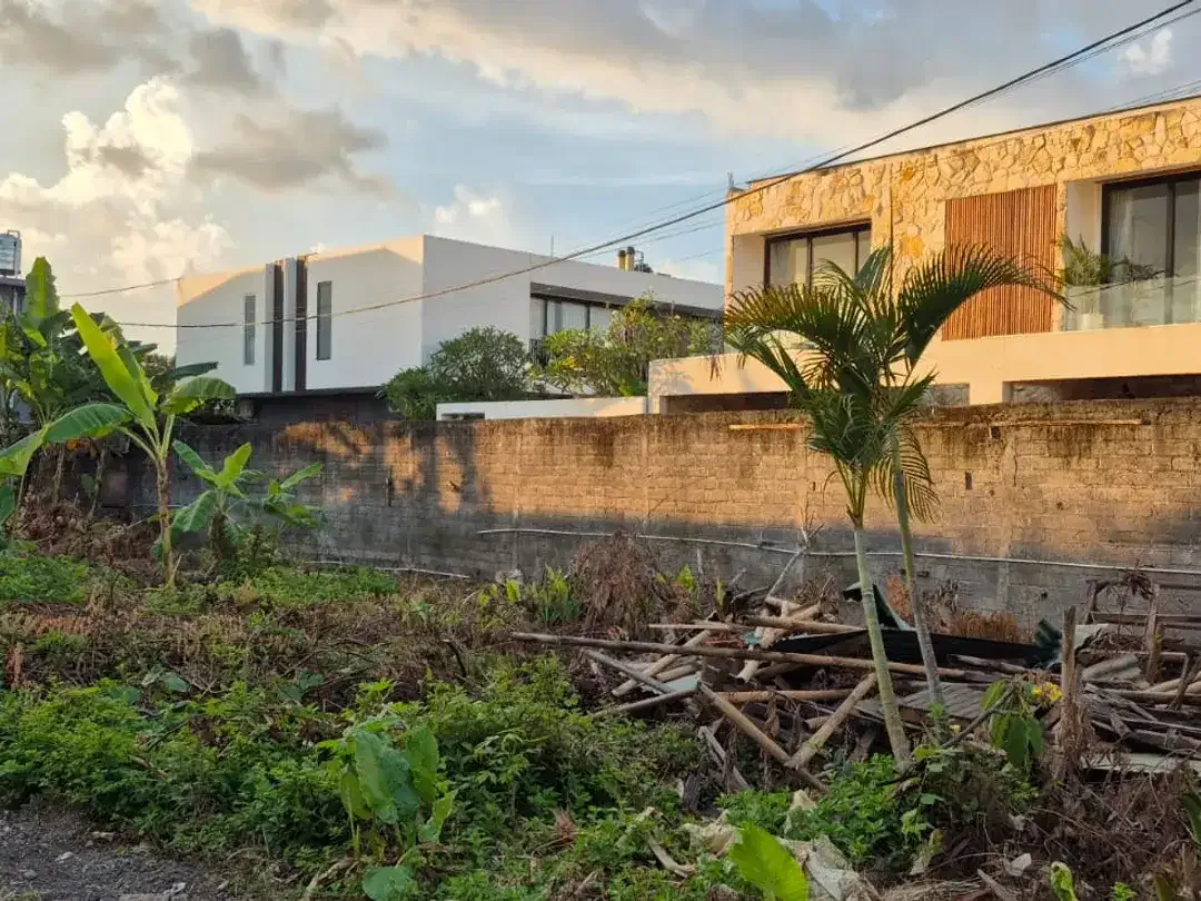 Freehold - Rare opportunity sale Land in Prime location Bumbak Umalas, 10 minutes to Berawa Beach, Canggu, Bali - Image 3 of 9