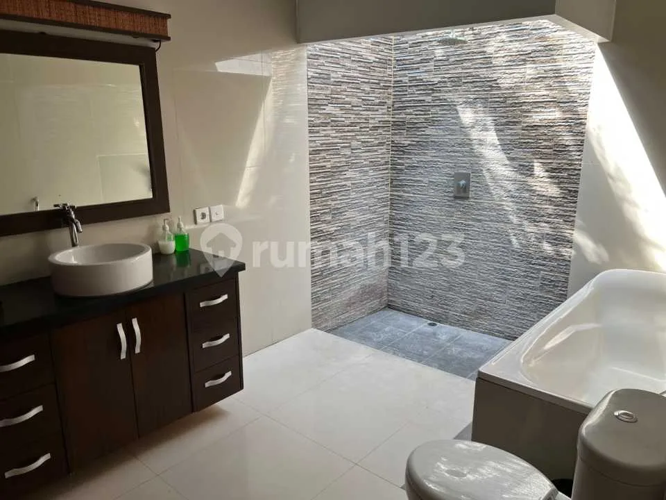 Disewakan Villa Luas 3 Kamar - Fully Furnished - Image 4 of 4