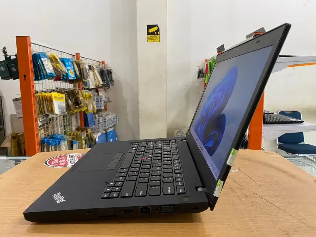 Lenovo ThinkPad T450 Core i5 Ram 8Gb SSD 128GB 14in Slim Mulus Murah - Image 4 of 10