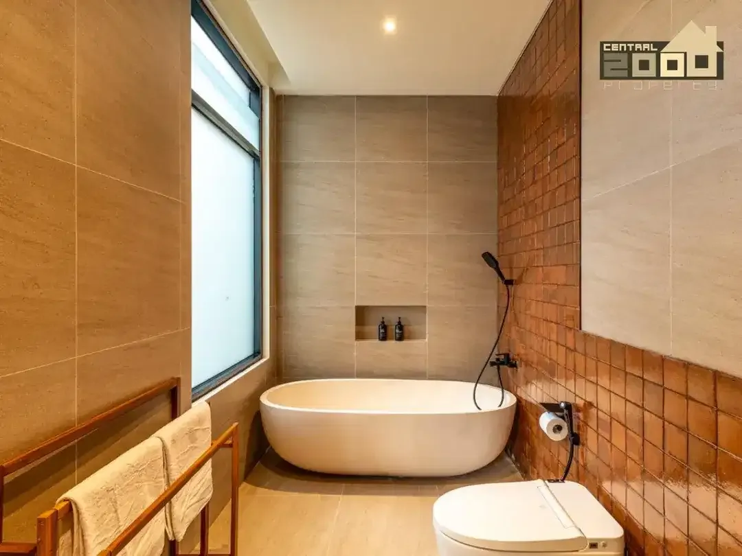Luxury Design Tropical Villa in Prime Seminyak, Bali - Image 9 of 10
