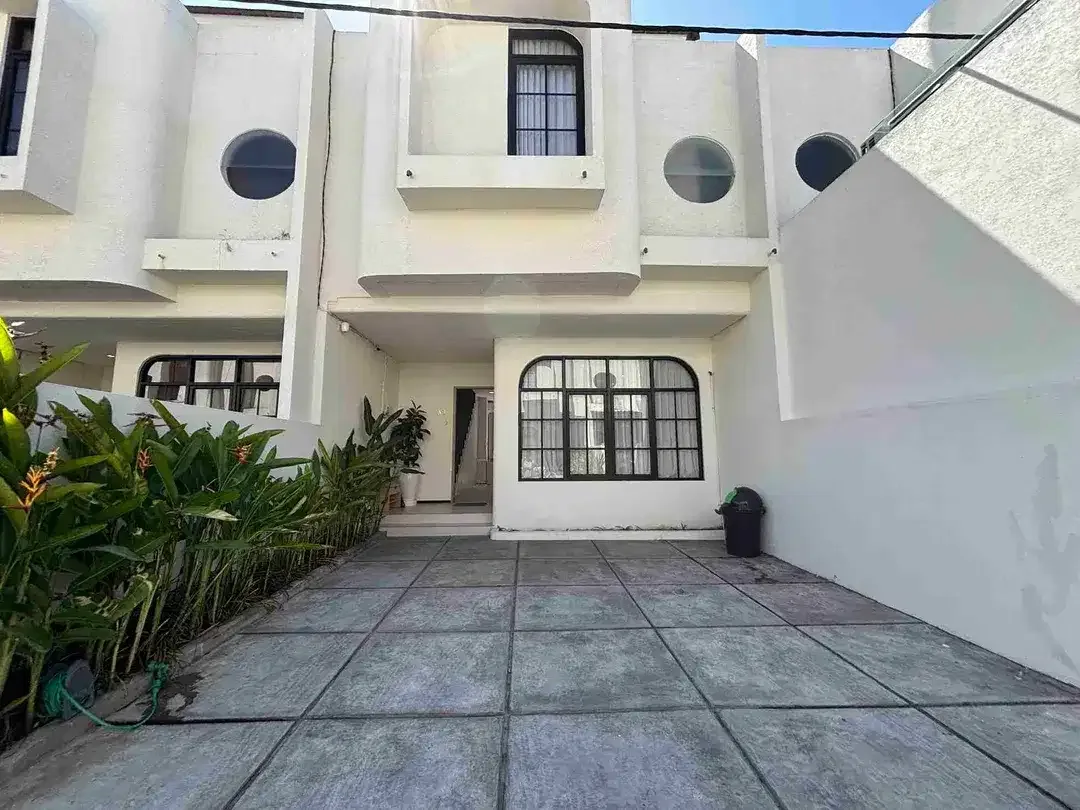 VILLA SIAP HUNI FURNISHED 7menit ke PANTAI SANUR - Image 2 of 9