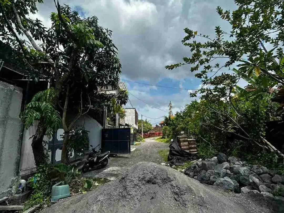 Jual Cepat Tanah Luas 100m²/1are Lokasi Jl Cargo Taman, Denpasar utara area Hunian Strategis. - Image 2 of 7