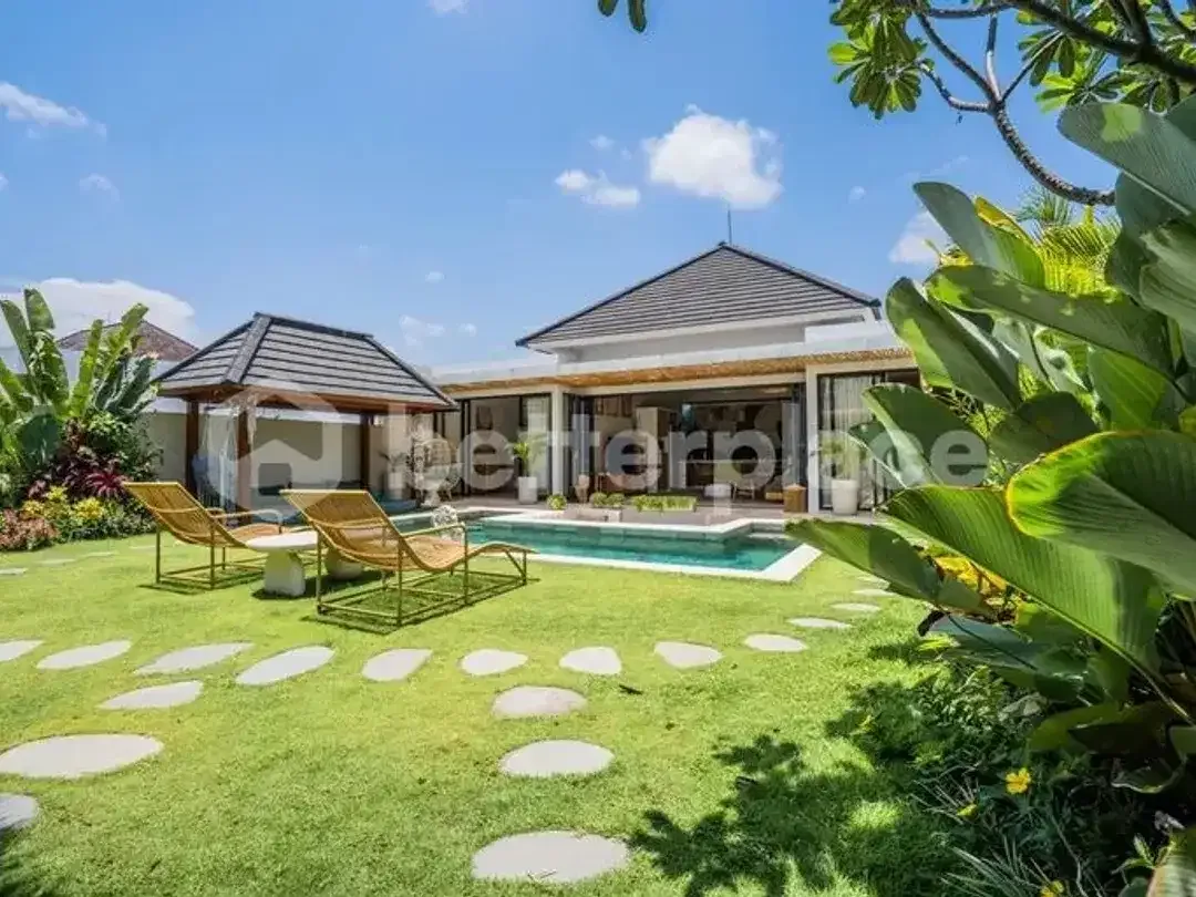 Charming and Modern 3 Bedroom Villa in Kerobokan Area - Image 1 of 10