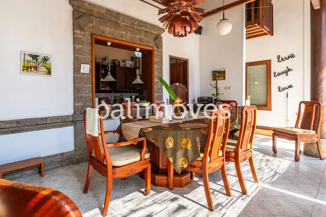 Dijual Villa Klasik Dan Luas 4 KT Di Tepi Pantai Sanur - Image 2 of 10