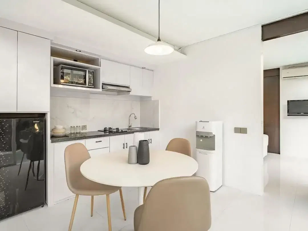 Freehold Villa 2 Lantai Area Premium Siap Huni - Image 7 of 10