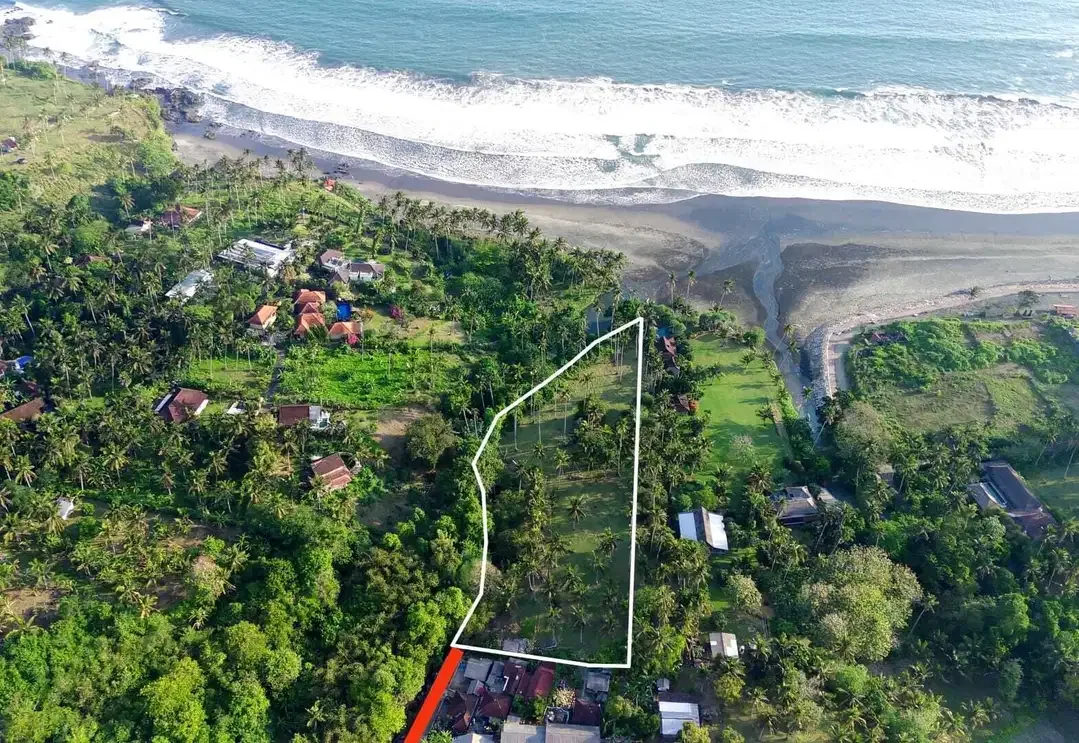 Dijual Tanah Langka Los Pantai dan Sungai di Balian Beach Tabanan - Image 1 of 10