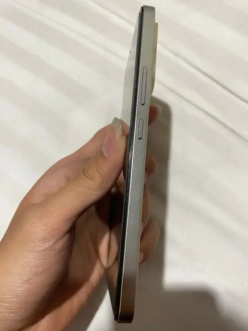 Vivo V25e memori 256/12+8GB garansi masih - Image 6 of 7