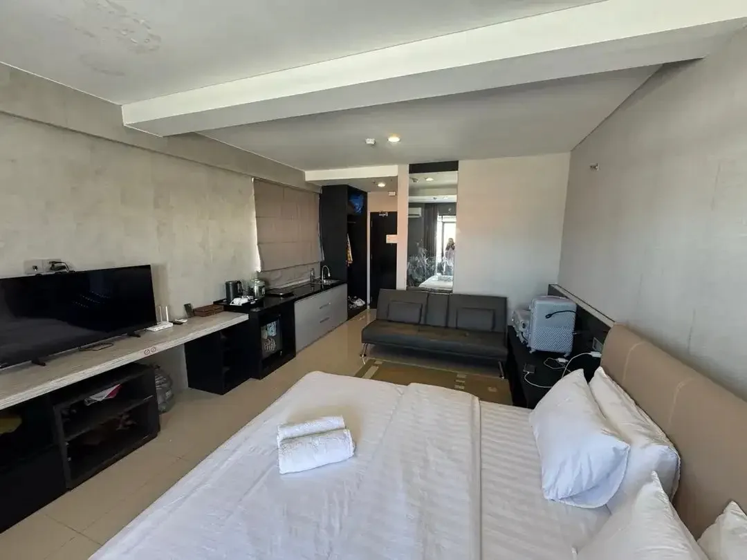For Sale : Studio Apartment at Grand Kuta Hotel & Residence - Image 3 of 10