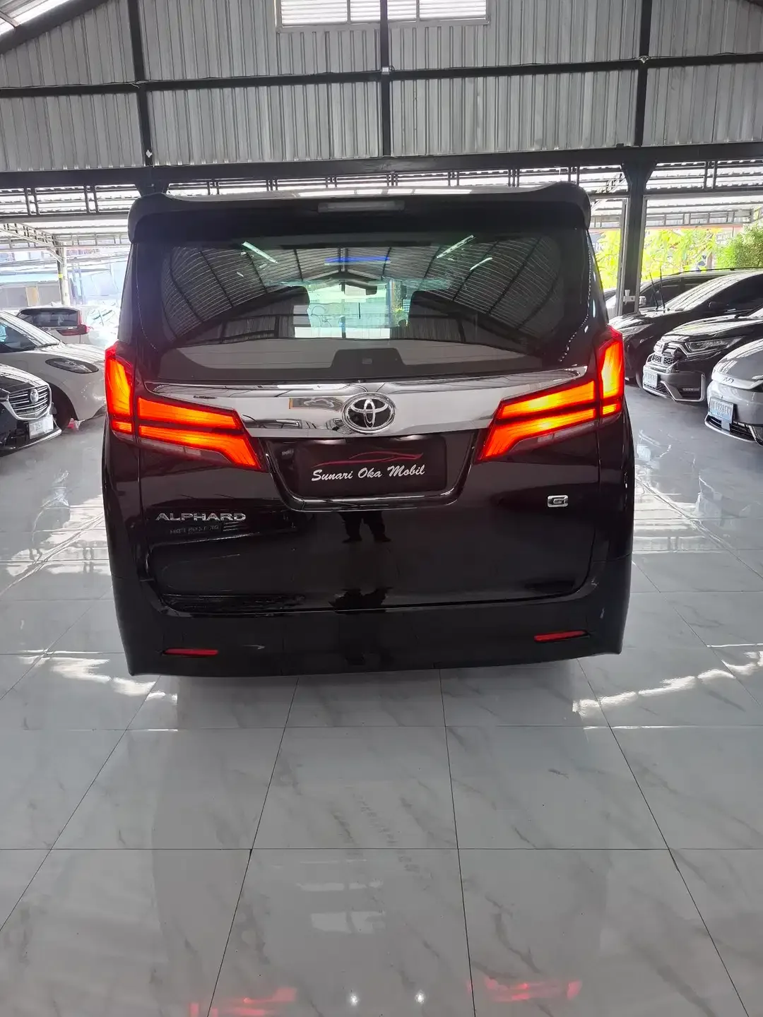 Toyota Alphard G facelift - Image 5 of 8
