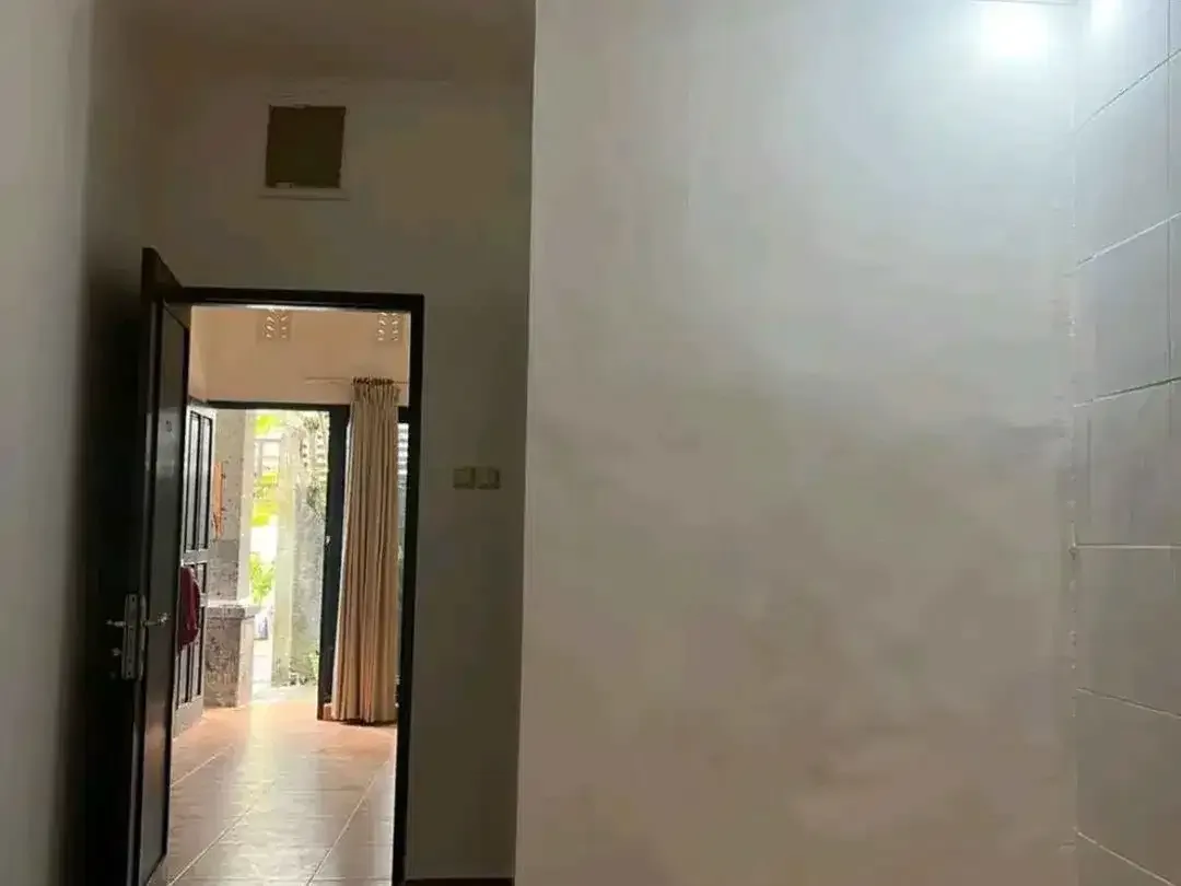 Dijual Rumah Bagus Lantai 1 - Taman Sari, Kerobokan - Image 8 of 8