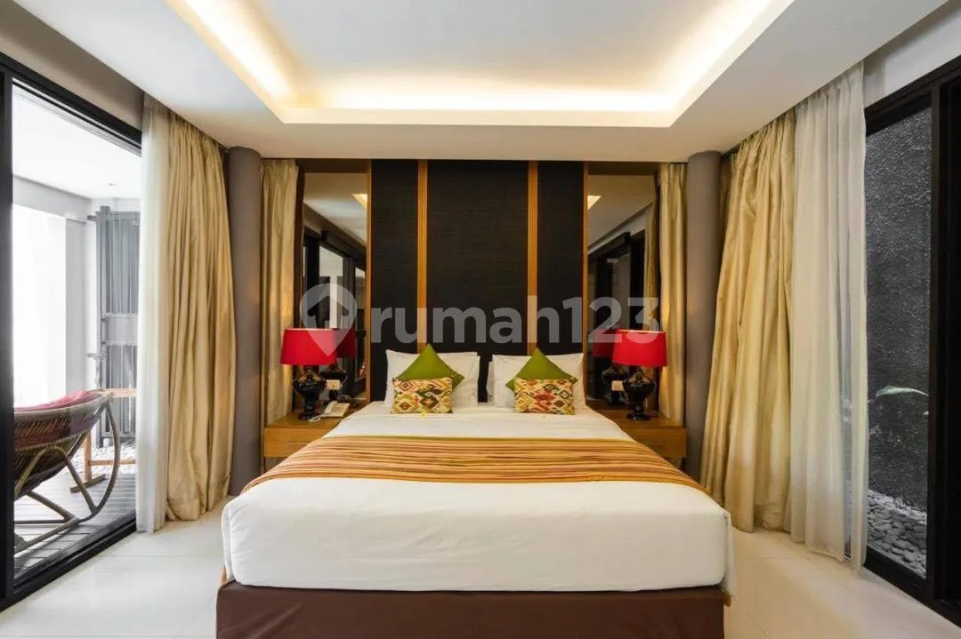 Villa Mewah 2Lt Furnished Pool Strategis Kawasan Elit Diseminyak - Image 3 of 4