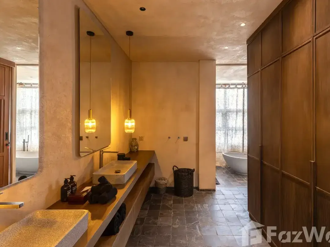 6 Bedroom Villa for sale in Nyanyi, Bali - Image 4 of 10
