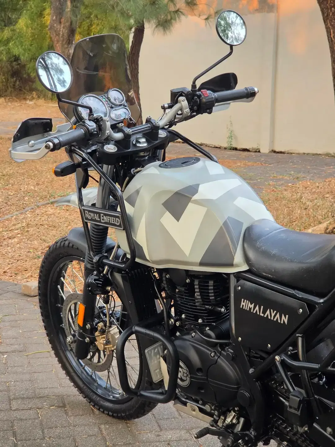 Moge Naked Royal Enfield Himalayan 411 Th 2020 ABS Siap Gas Turing - Image 9 of 9