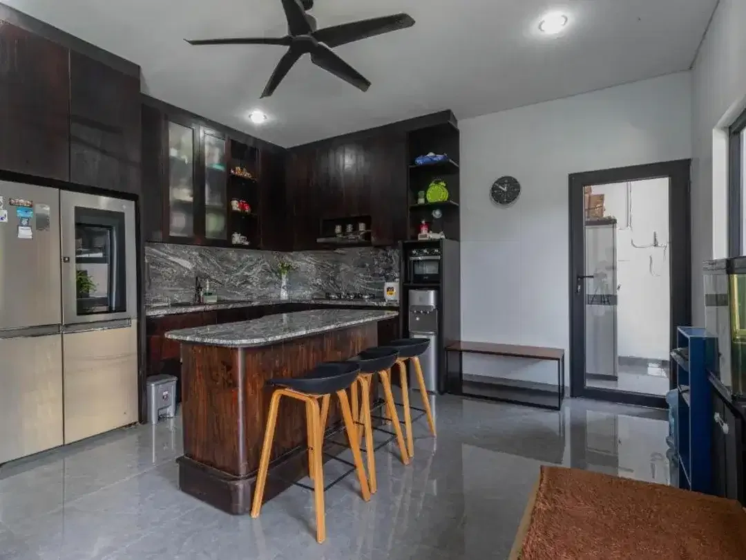 RARE FIND! VILLA 5 KAMAR TIDUR DI SANUR – POTENSI INCOME TINGGI & LOKASI PREMIUM ( 7 M ) ML/ LM - Image 3 of 10