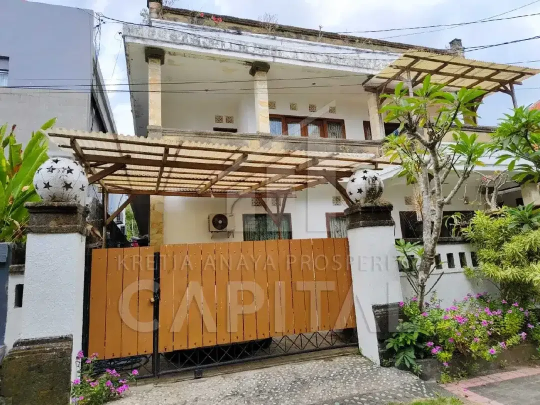 VILLA CANTIK 3 LANTAI DENGAN VIEW LAUT & GWK DI NUSA DUA BALI SIAP BANGET UNTUK KAMU MILIKI - Image 1 of 10