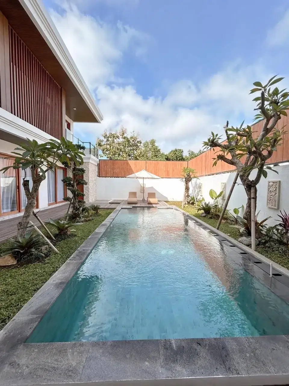Villa Mewah 3 Lantai Full Furnished di Nusa Dua Bali - Image 7 of 10